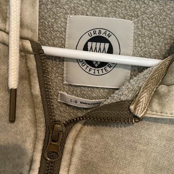 UO Yogi Fleece Cropped Hoodie Sweatshirt - Picture 2 of 3